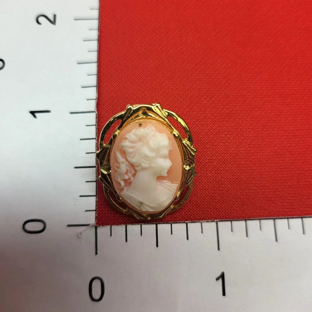 Vintage Gold Tone Cameo Earrings - Picture 7 of 12